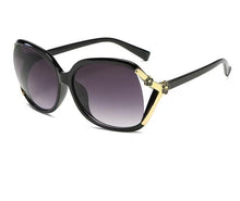 Load image into Gallery viewer, Classic Ladies Fashionable Sunglasses with a case
